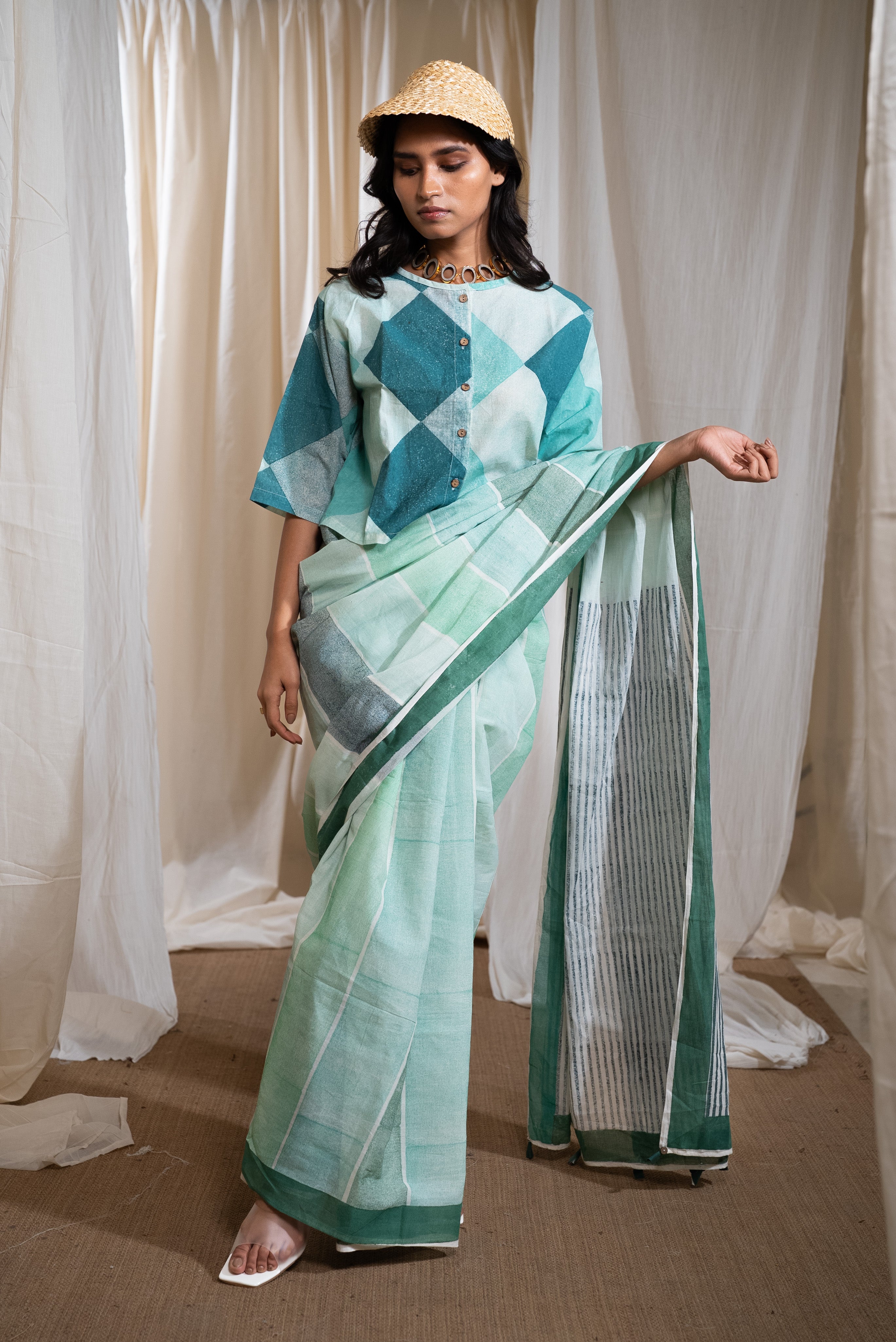 MARINA plateau saree with blouse (Set of 2)