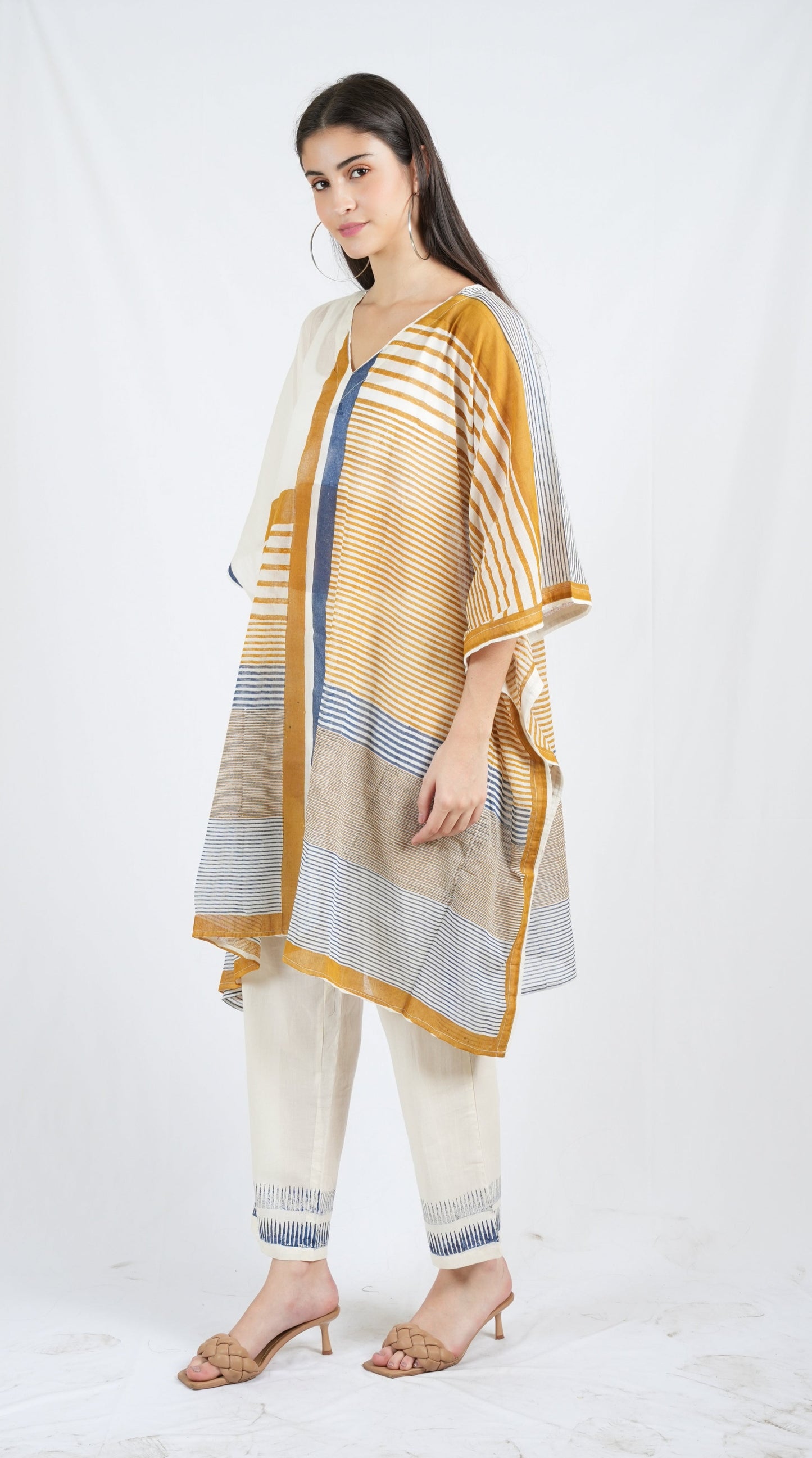 Perpendicular V neck Twister Long Kaftan