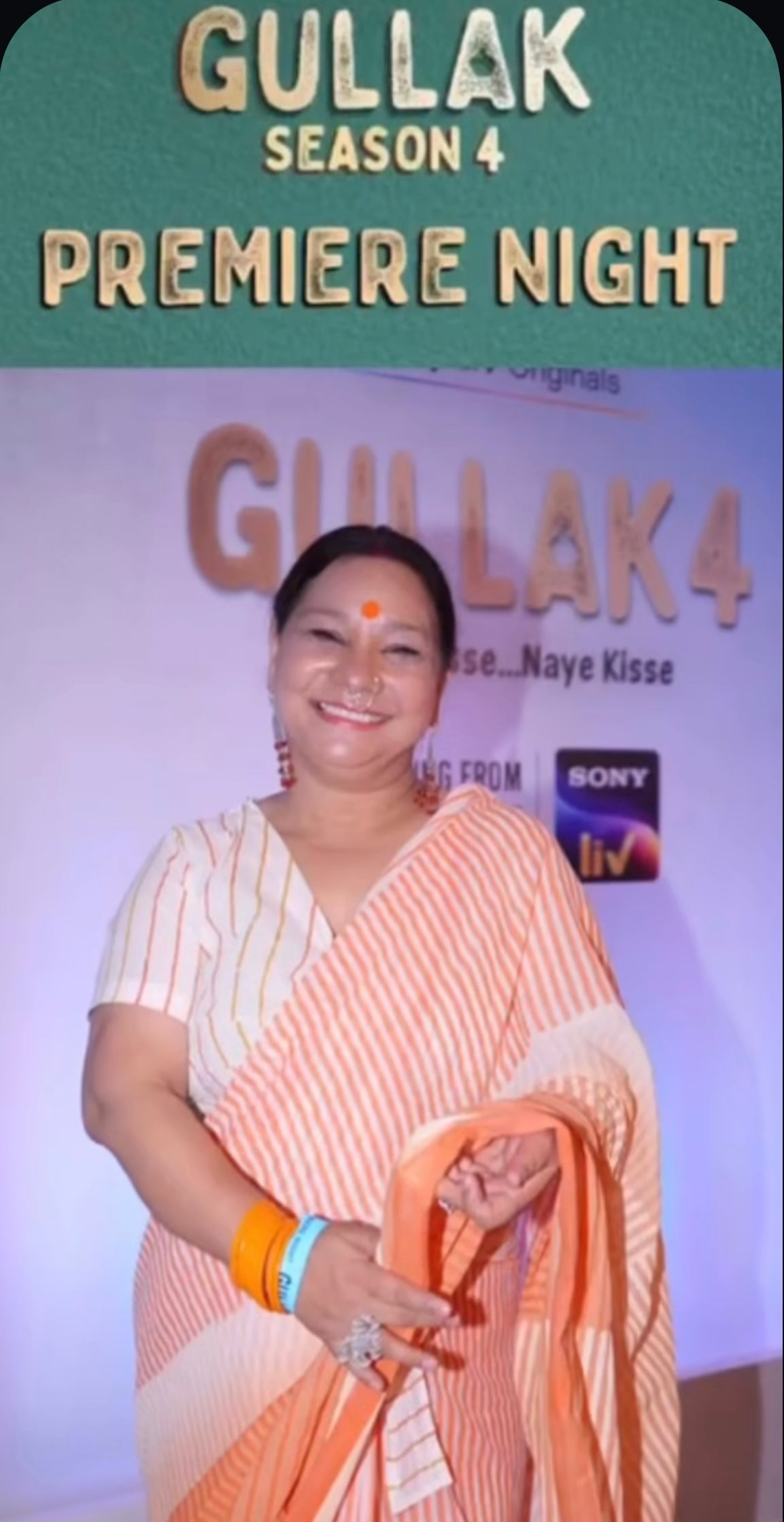 BANANA Orange Ombre Saree with Tie Up Blouse Set of 2)