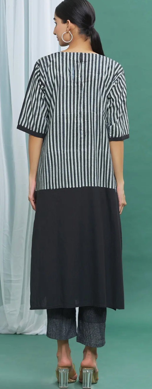 Monochrome Black Kurta Set (Set of 2)