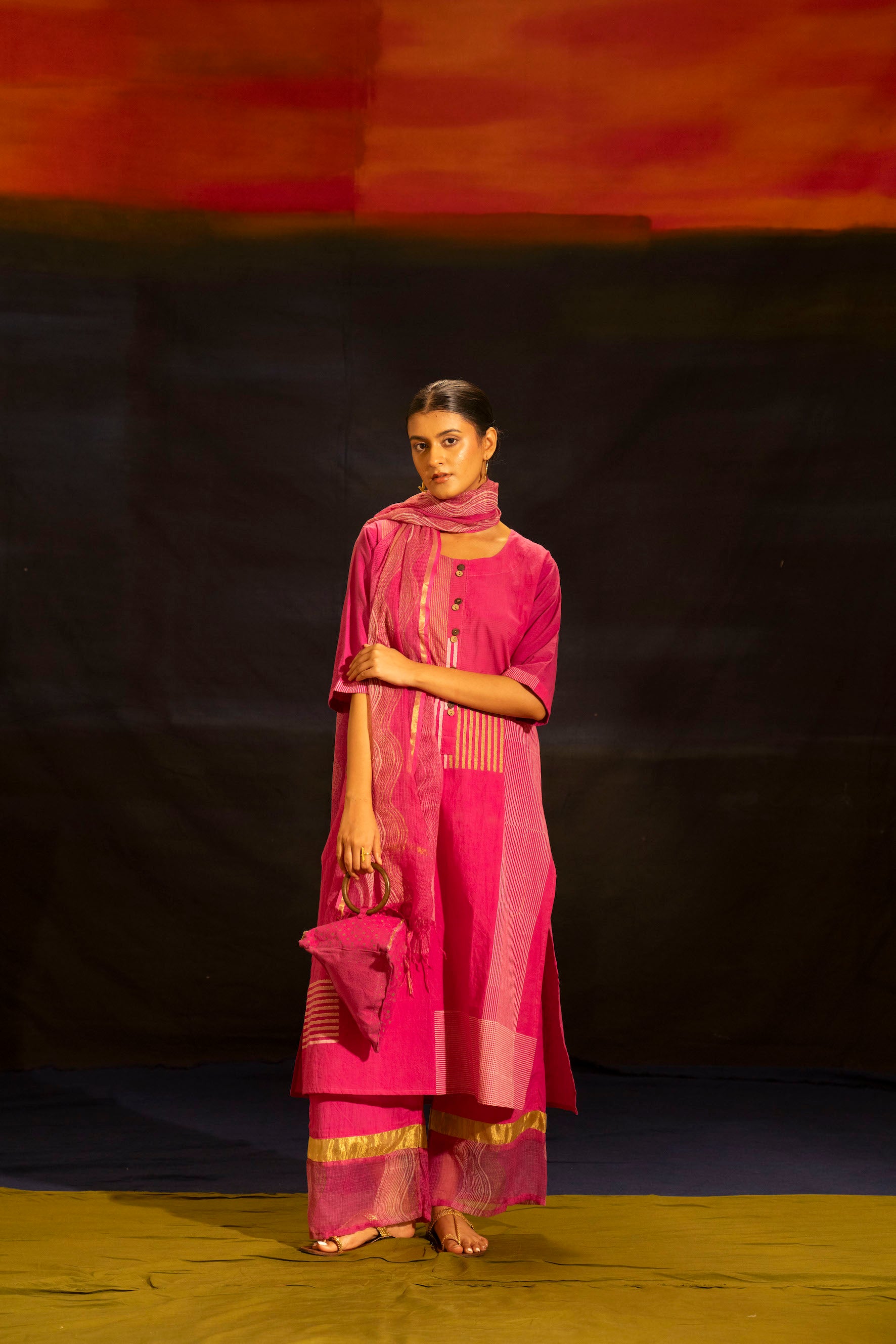 Illume Shocker Pink Prism Bag