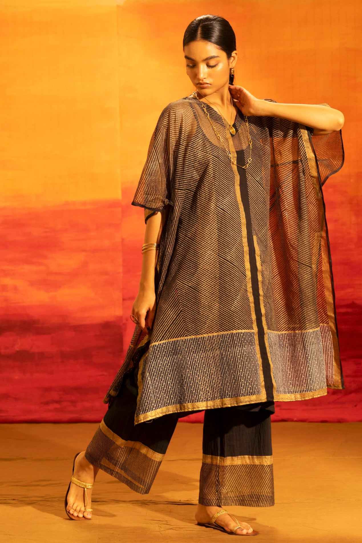 Illume Noir Glaze Black Kaftan Coordinate with Slip (Set of 3)