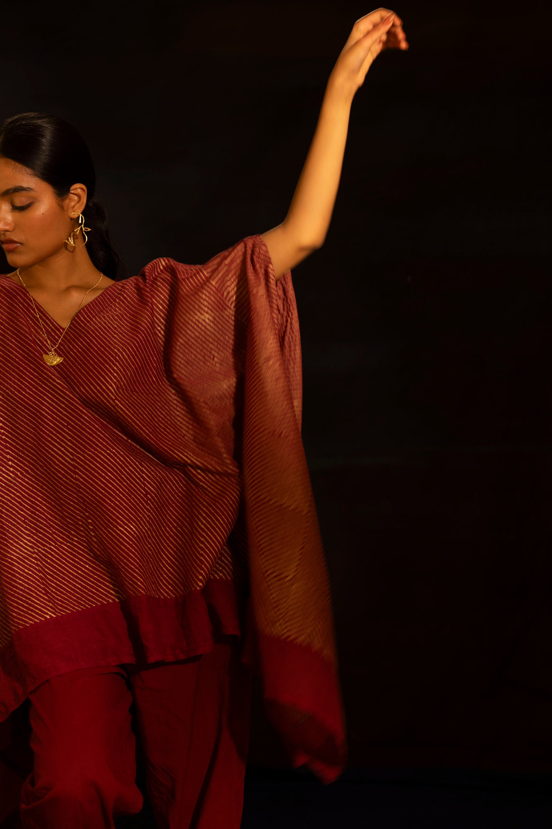 Illume Wind Slant Maroon Gold Kaftan Set (Set of 2)