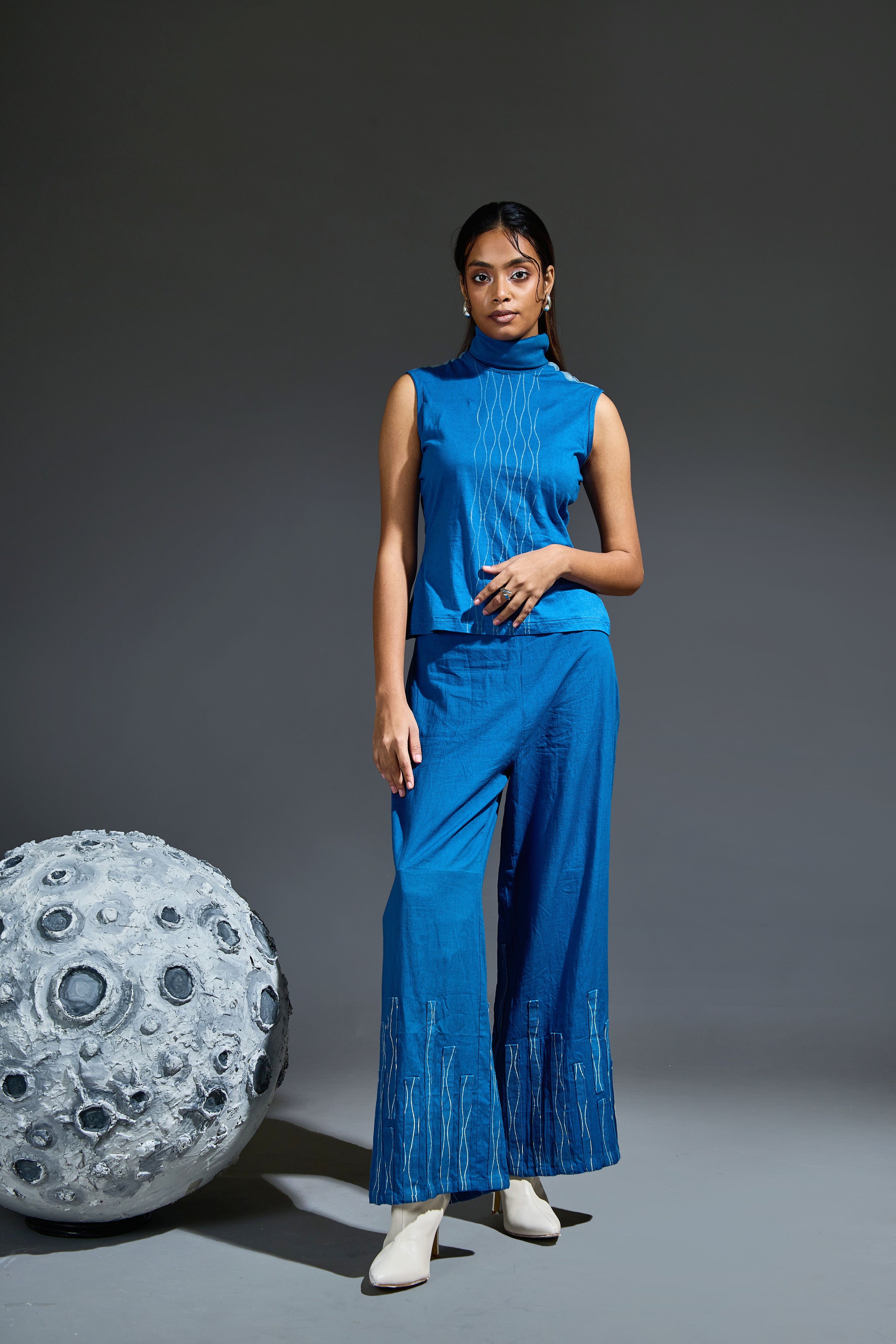 Crater Wave Indigo Top