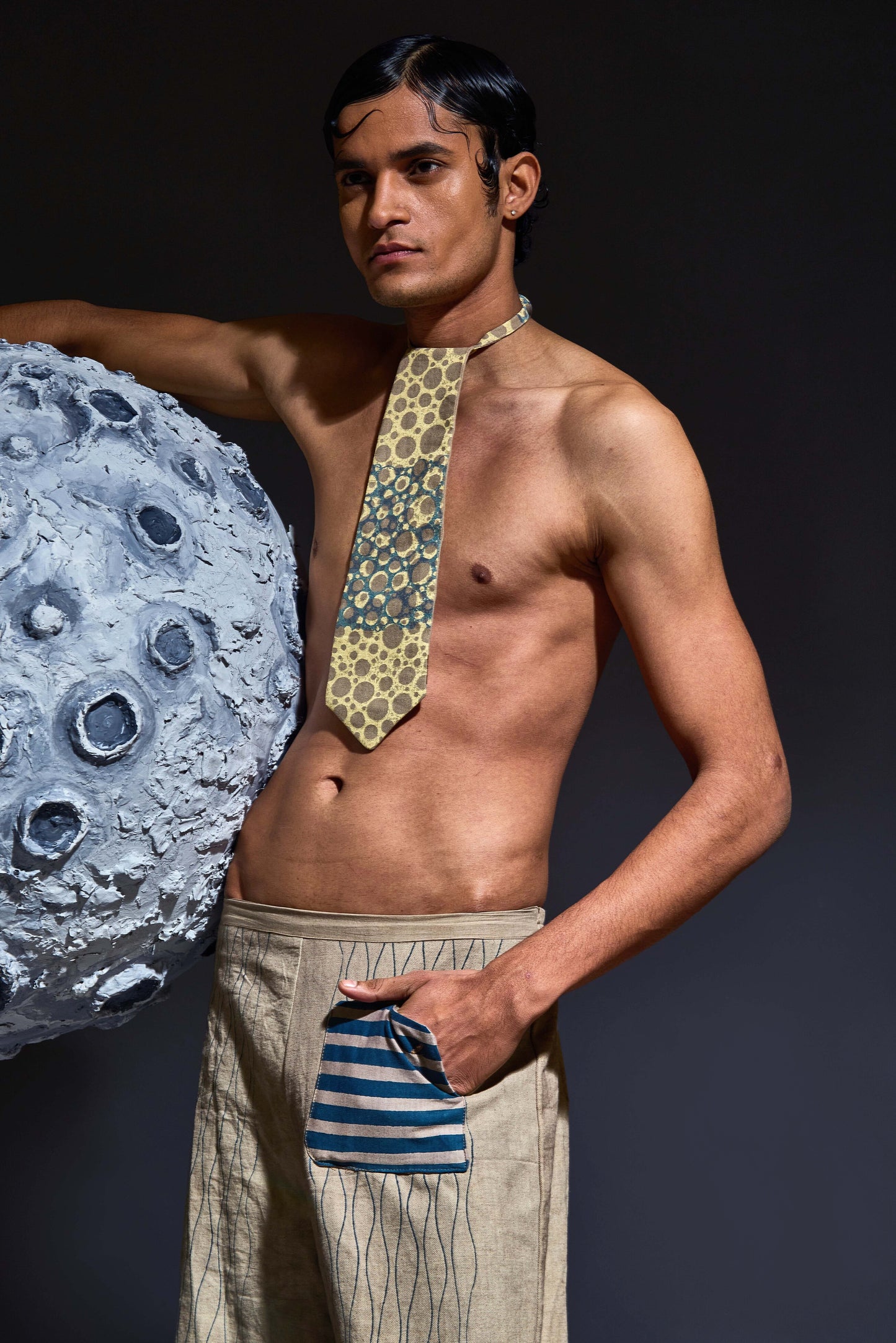 Crater Lunar Smoke Reversible Tie