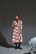 Crater Maroon Block Trench Coat - BANANA labs