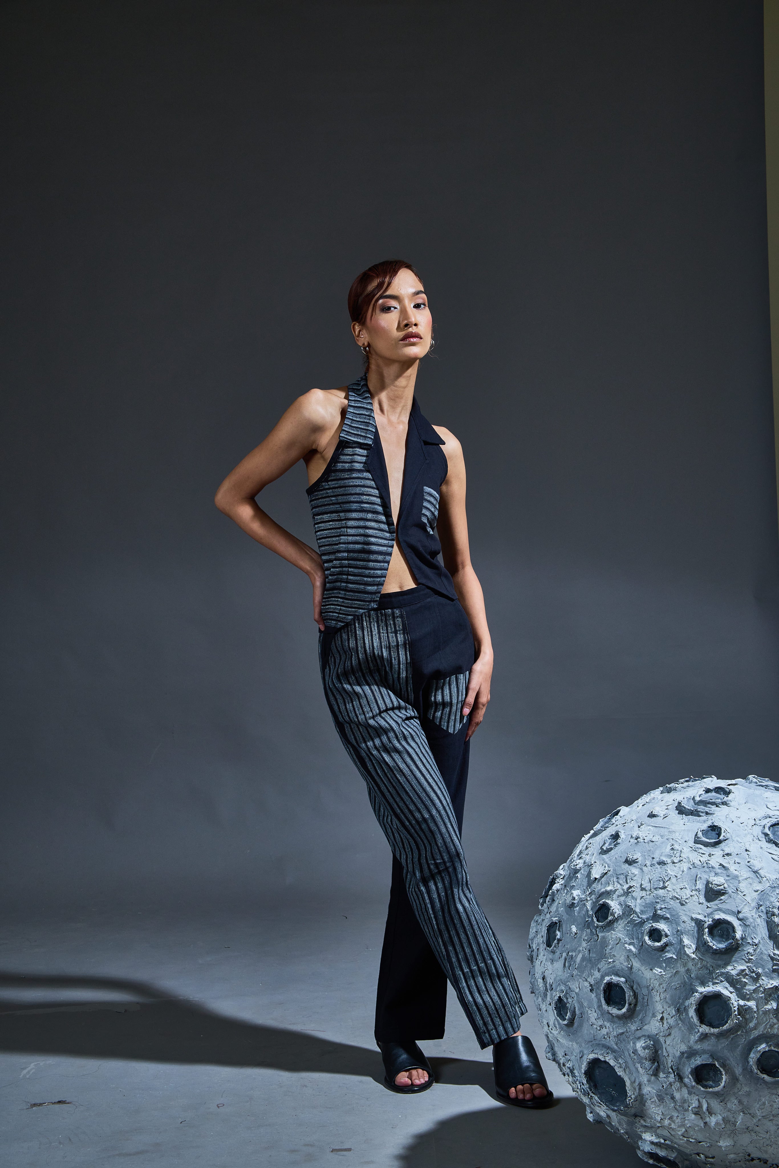 Crater Space Black Coordinate (Set of 2)