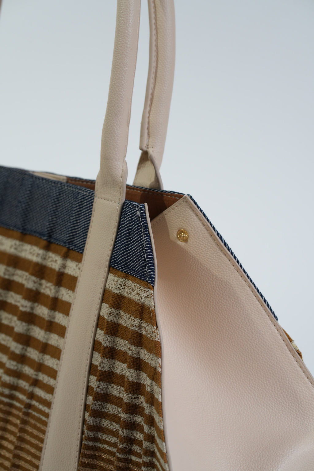 BANANA labs X VYAKTI  Bento Denim Bag | Sequence