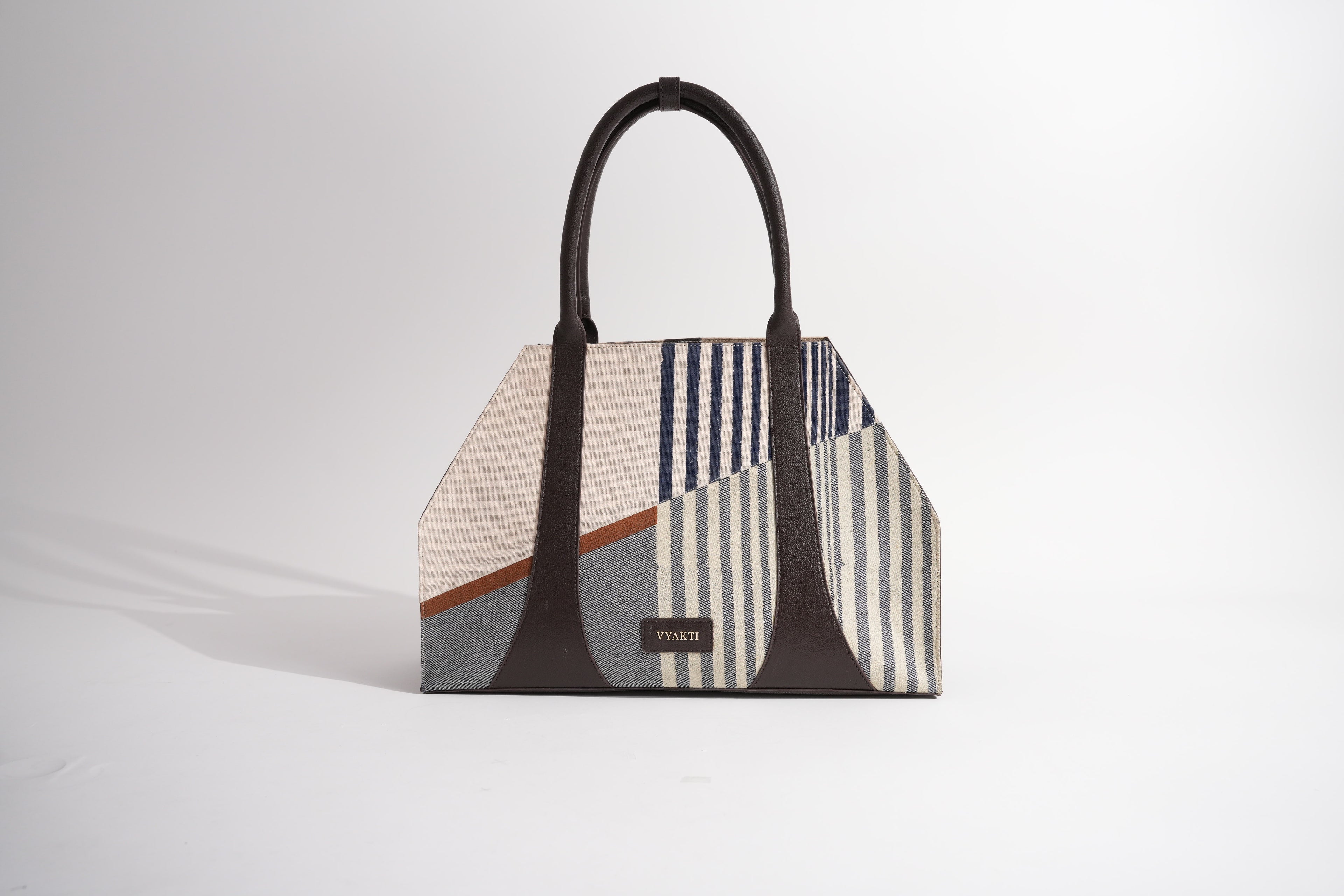 BANANA labs X VYAKTI India Bento Bag | Sequence