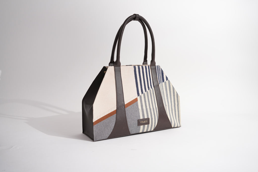 BANANA labs X VYAKTI India Bento Bag | Sequence