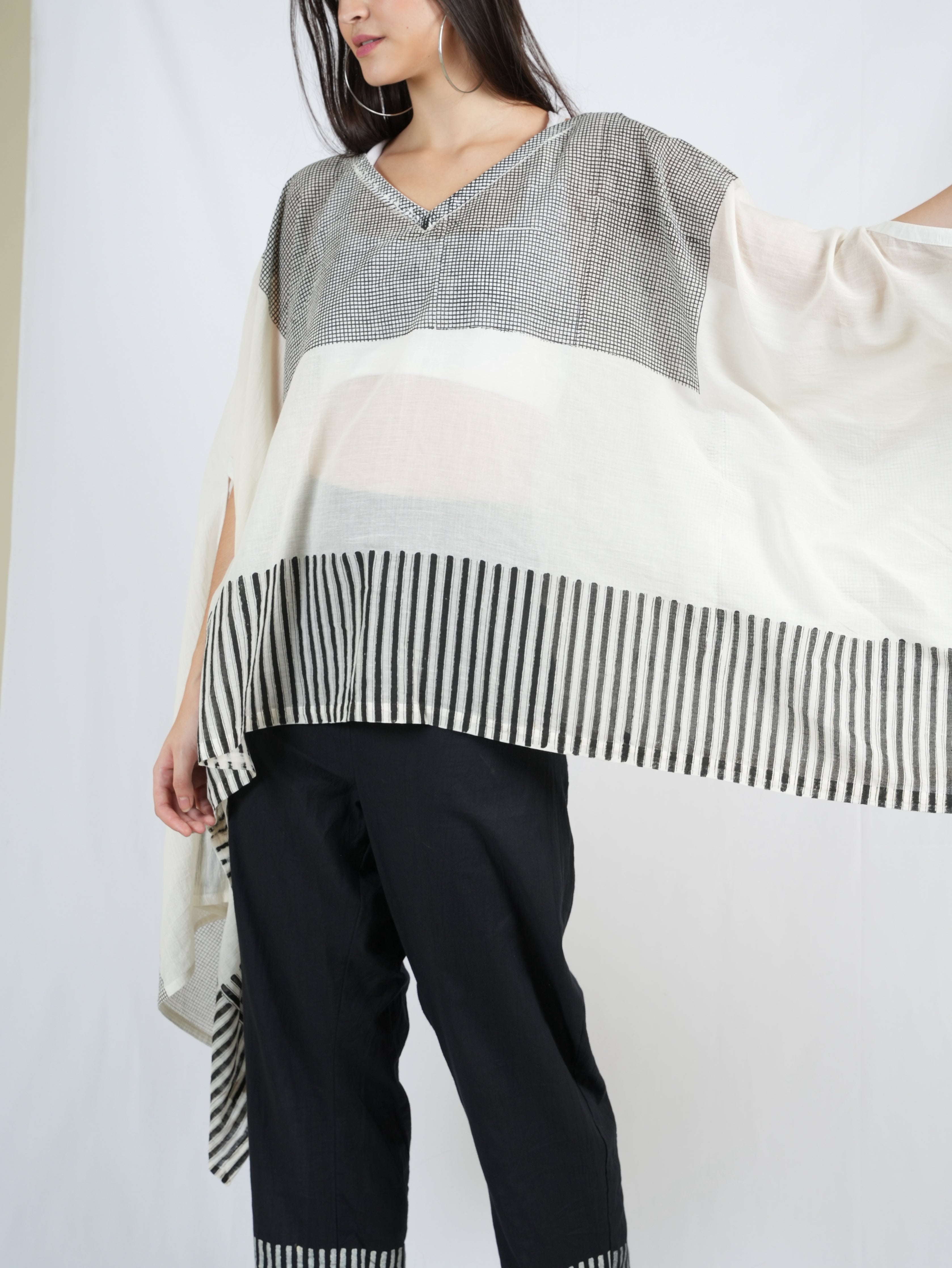 Black and White Wind Piano Kaftan with Pants (Set of 2)