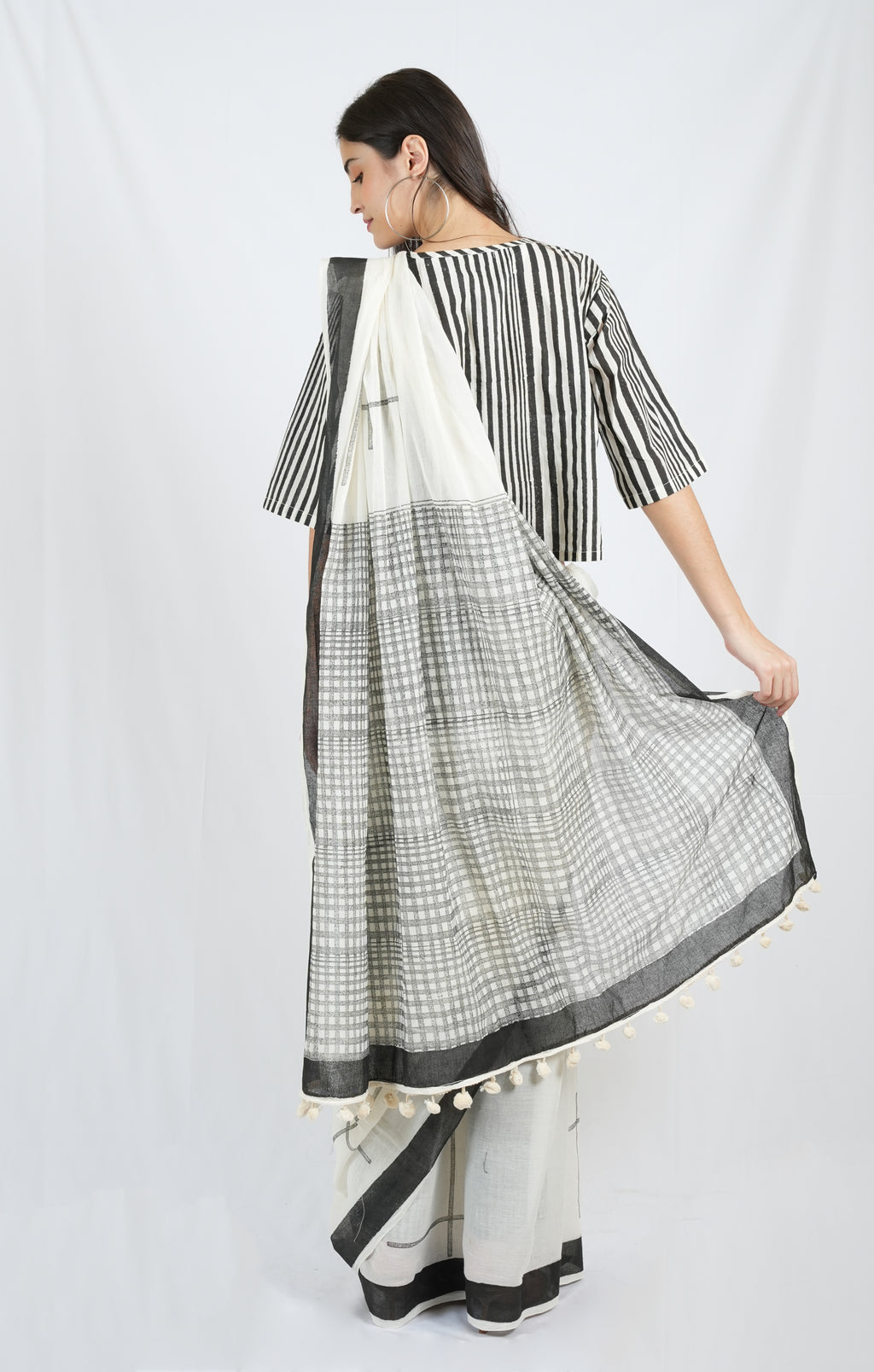 BANANA Flash Saree With Blouse