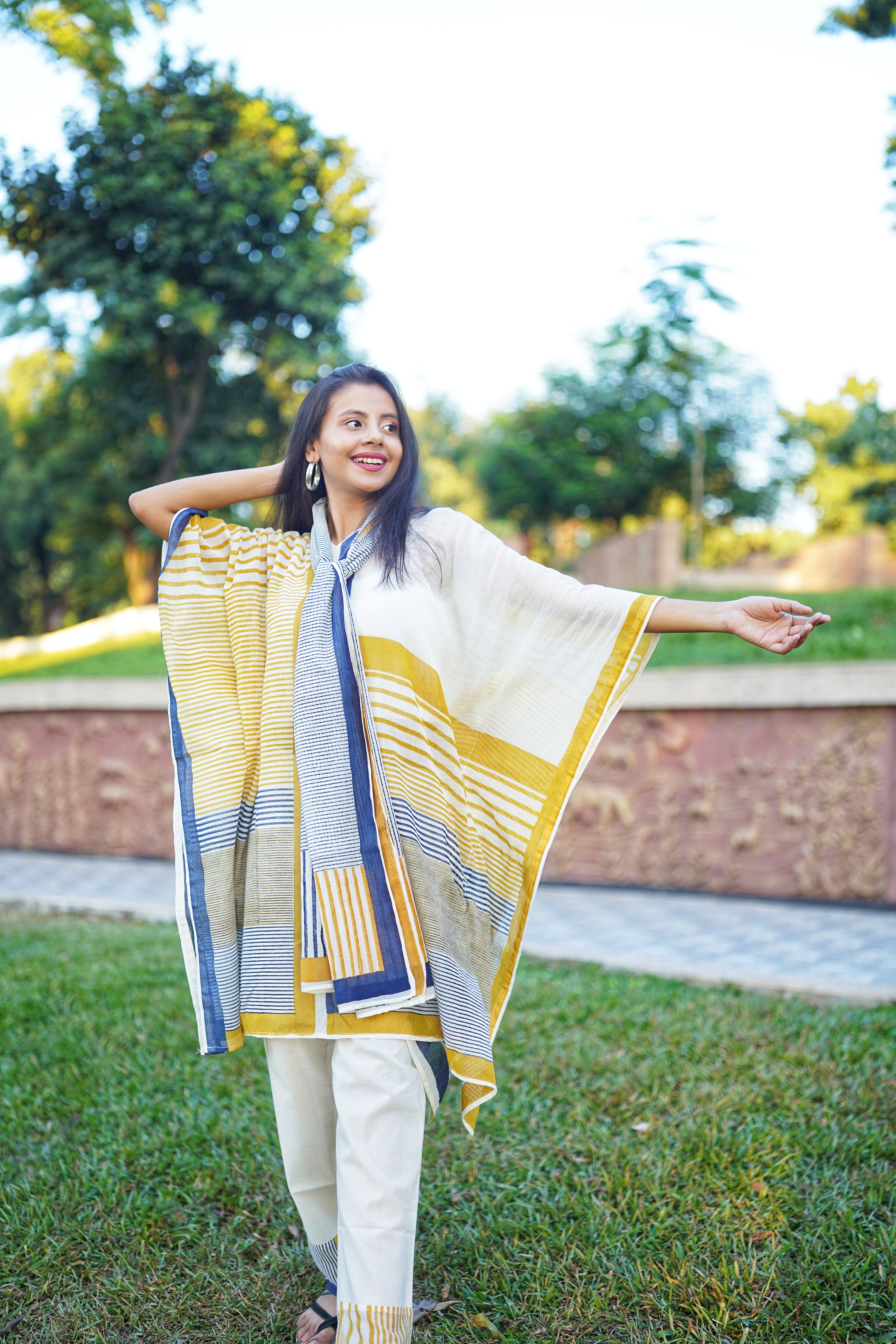Perpendicular Blue Kaftan with Pants and Stole (Set of 3)