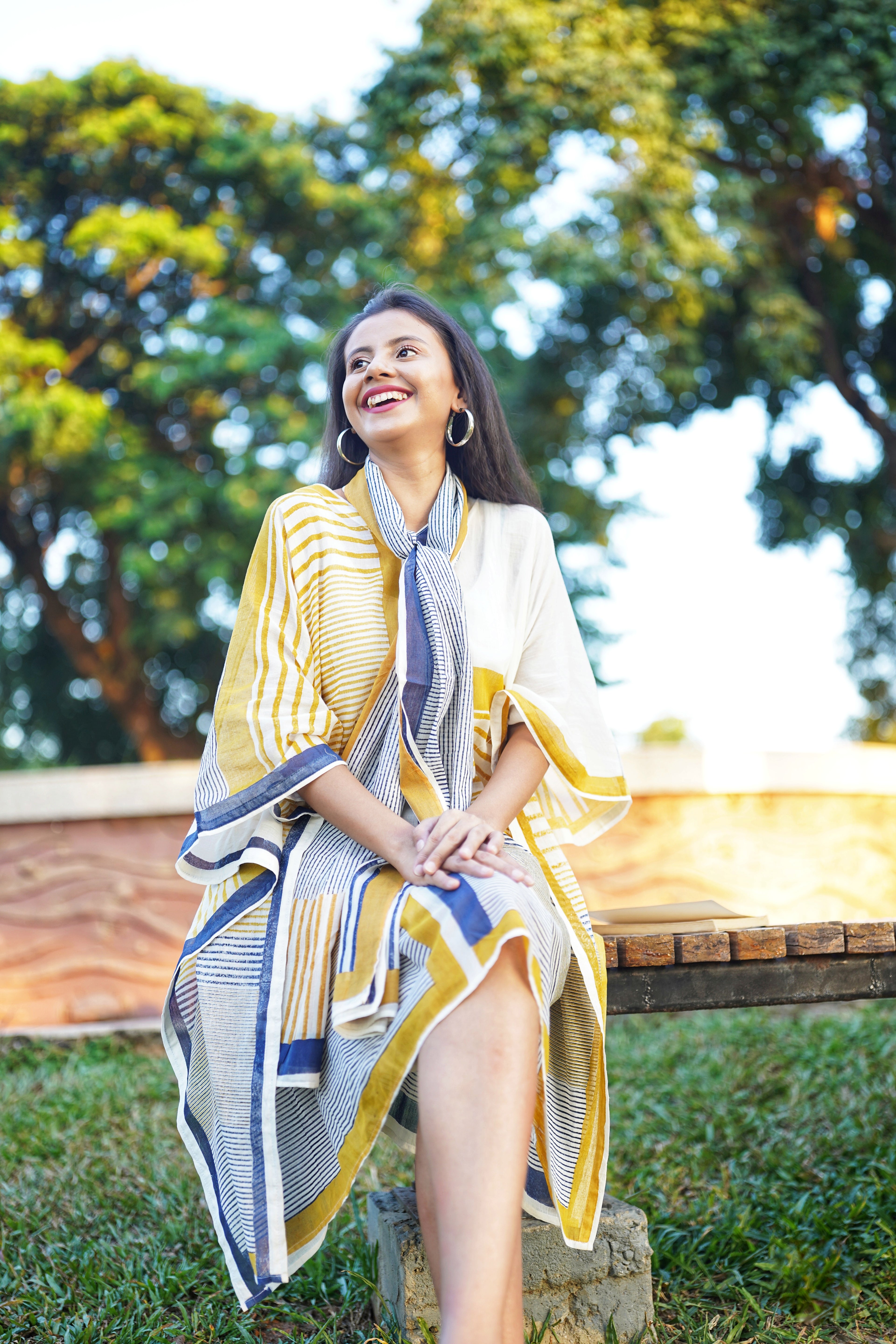 Perpendicular V neck Twister Long Kaftan