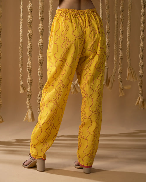 Aurum Trail Kurta with Wavy Pants (Set of 2) - BANANA labs