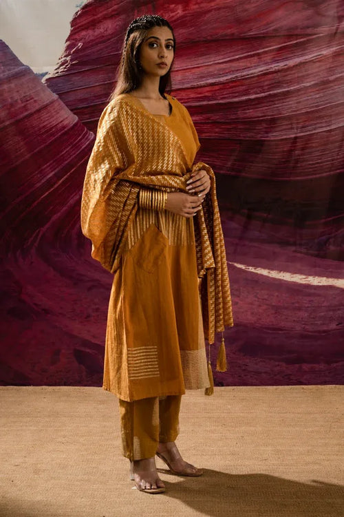 Aurum Chock Block Mustard Kurta and Pants with Dupatta(Set of 3) - BANANA labs