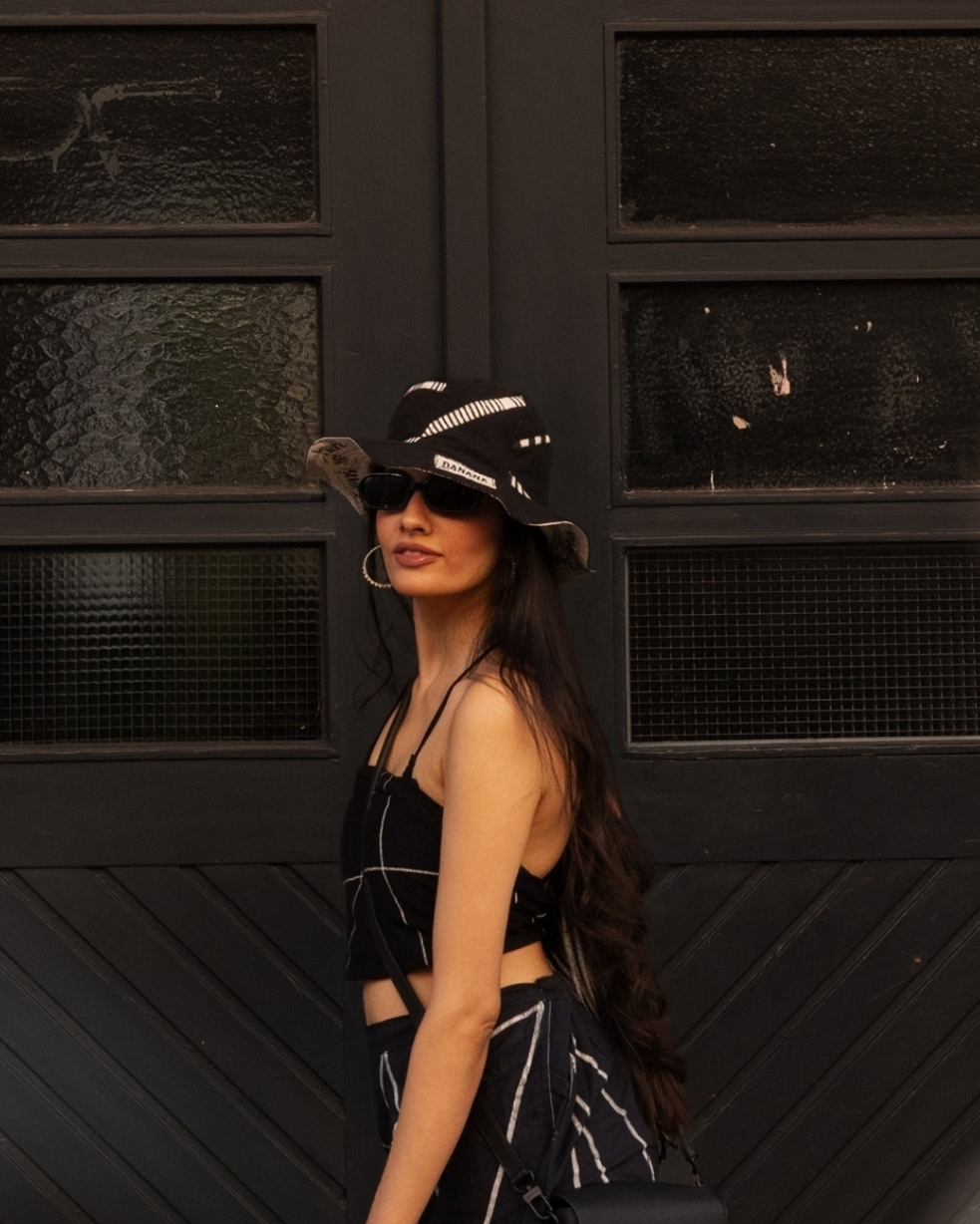 BANANA Reversible Monochrome Strike Hat