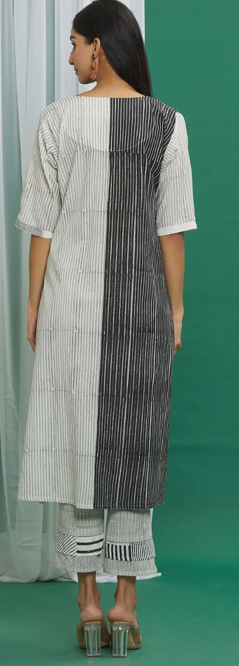 Monochrome Cotton Colorblock Striped Kurta
