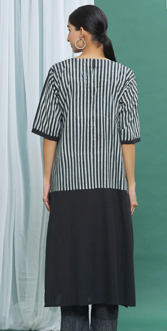 Monochrome Black Straight Cotton Printed Kurta