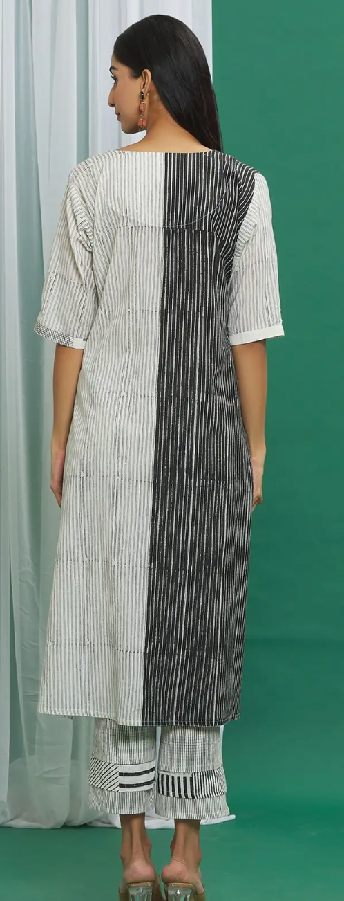 Monochrome Color Block Kurta Set (Set of 2)