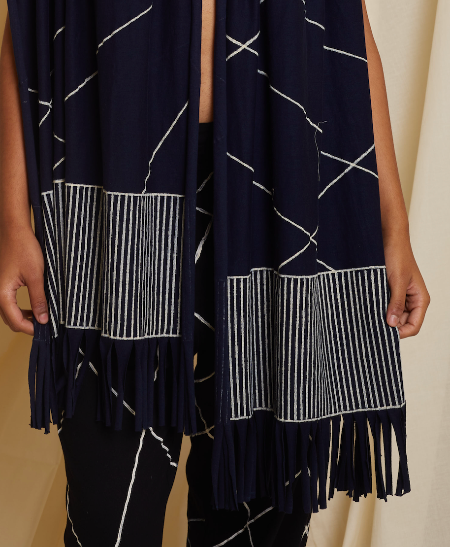 Crossroads Black Knit Strike Stole