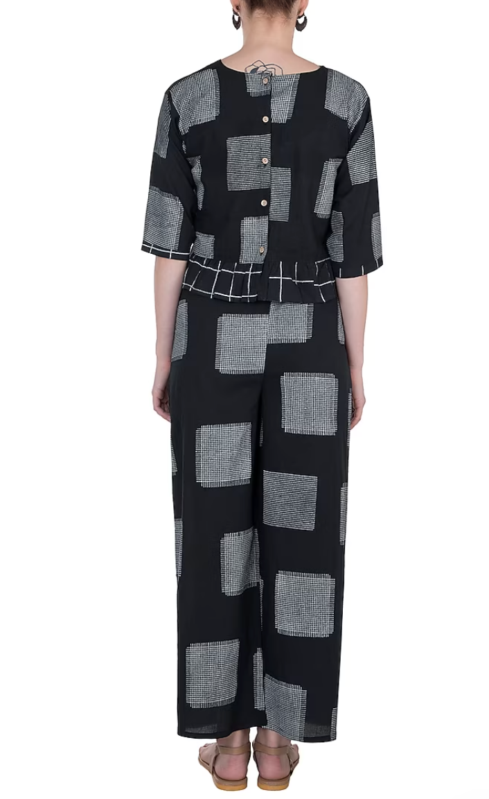 Criss Black Coordinate