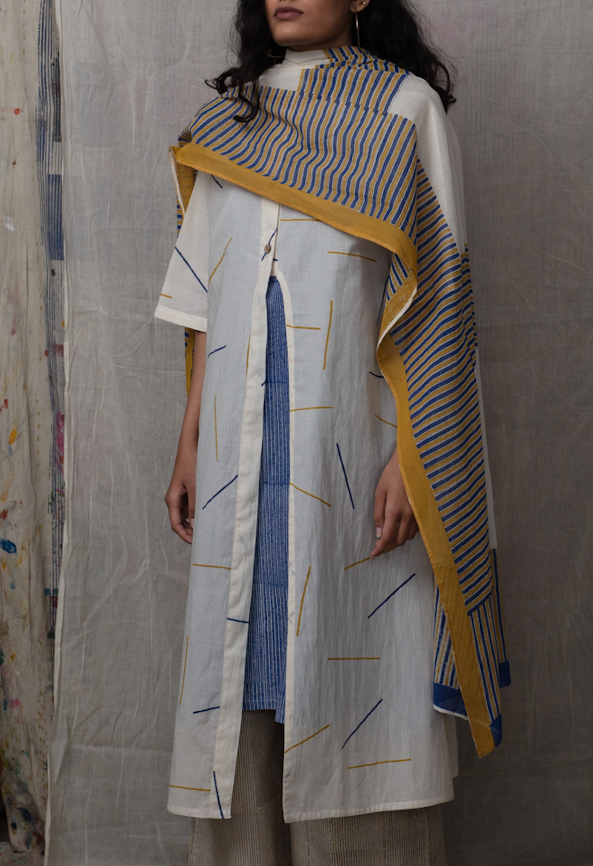 Sprinkles White Kurta Cape with Inner