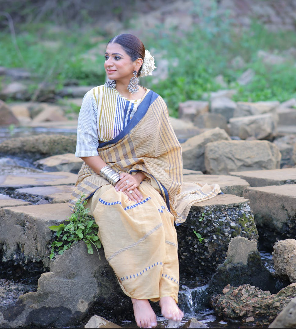 Crossroads Rhythm 3D Wave Beige Saree