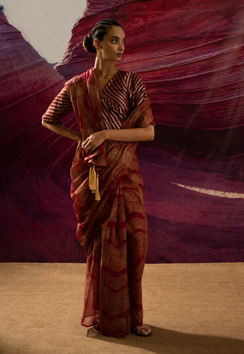 Aurum Gold Wave Arizona Maroon Saree - BANANA labs