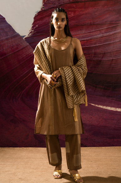Aurum Shock Brown Muddy Zari dupatta