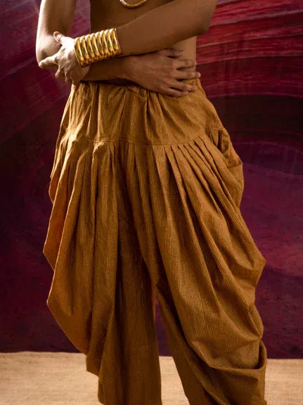 Aurum man Auric line dhoti - BANANA labs