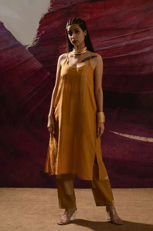 Aurum Auric Noodle Strap Kurta with lining and Pants (Set of 2) - BANANA labs