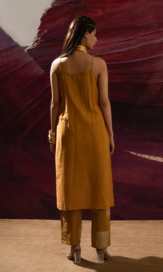 Aurum Auric Noodle Strap Kurta with lining and Pants (Set of 2) - BANANA labs