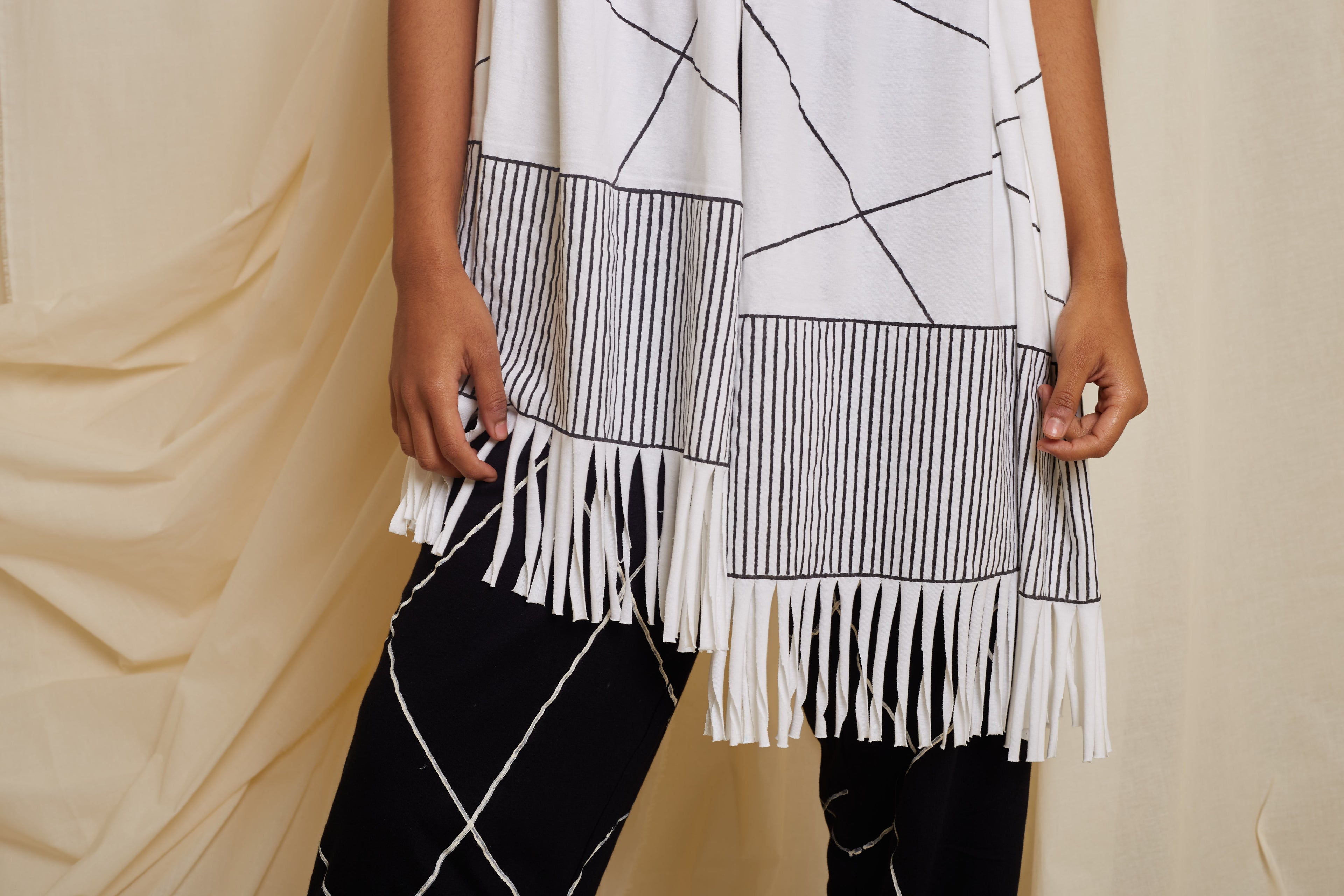 Crossroads White Knit Strike Stole