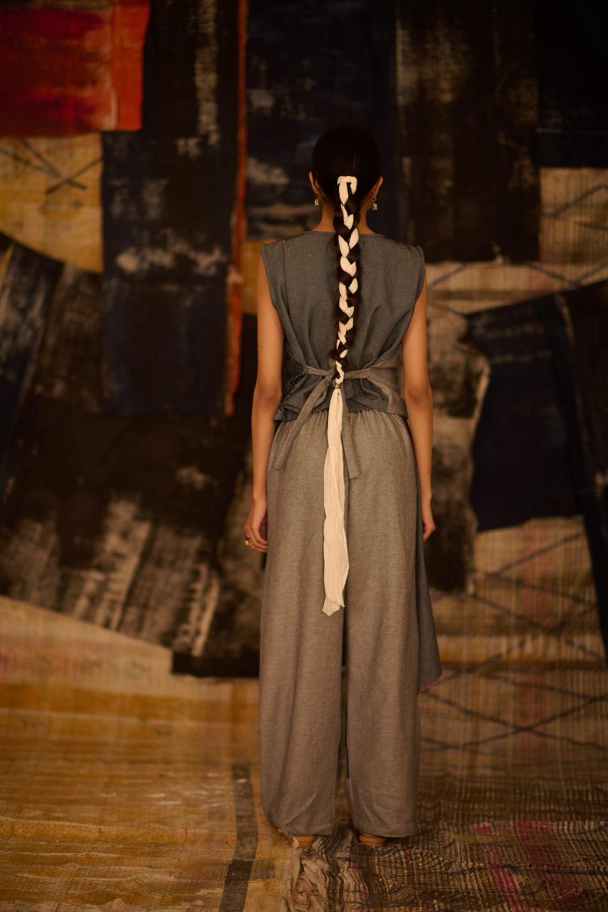 Sequence Asymmetric Contiuum Denim Zipper Top