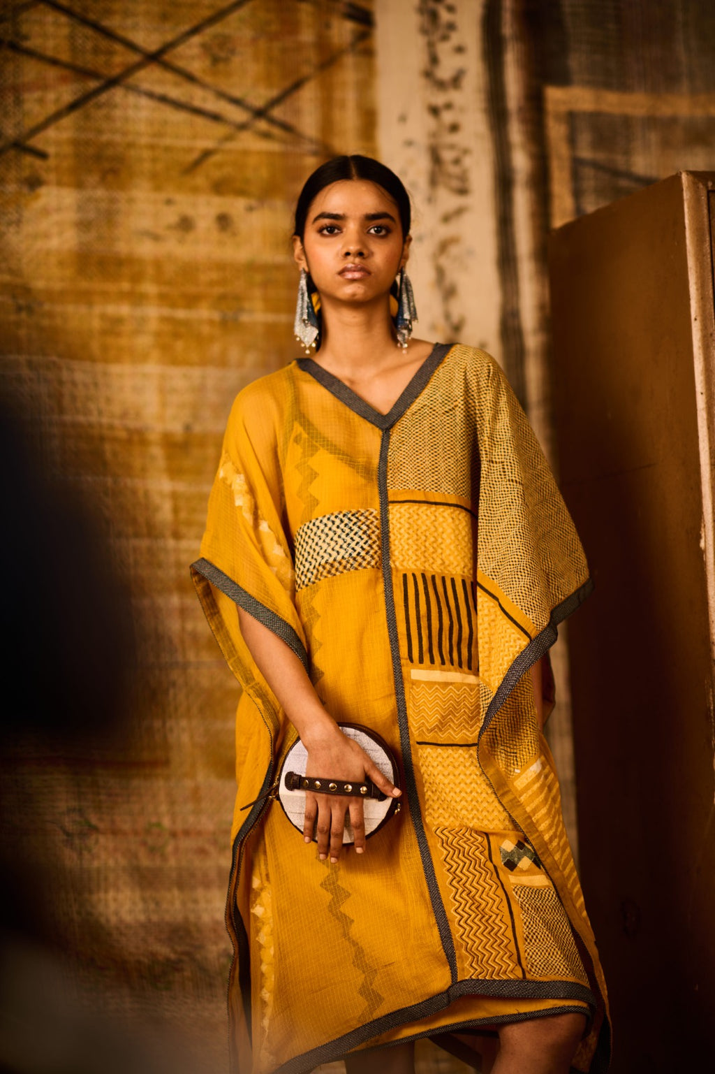 BANANA labs X VYAKTI  | Halo Sequence