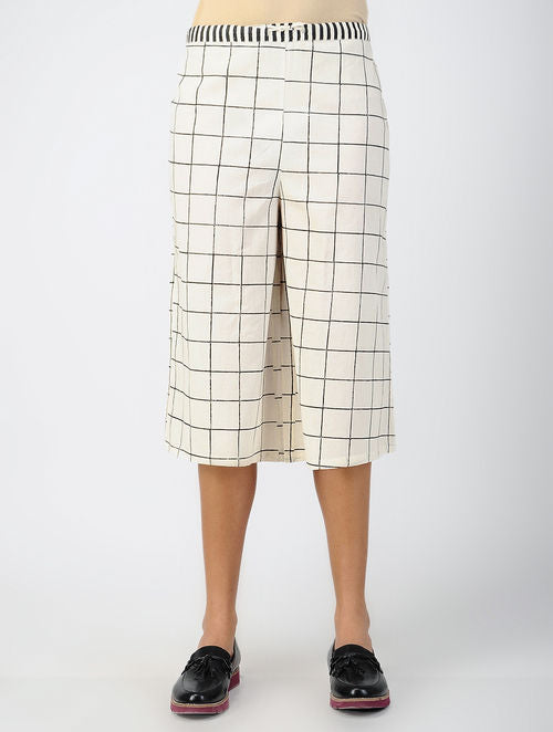 Grid White Skirt
