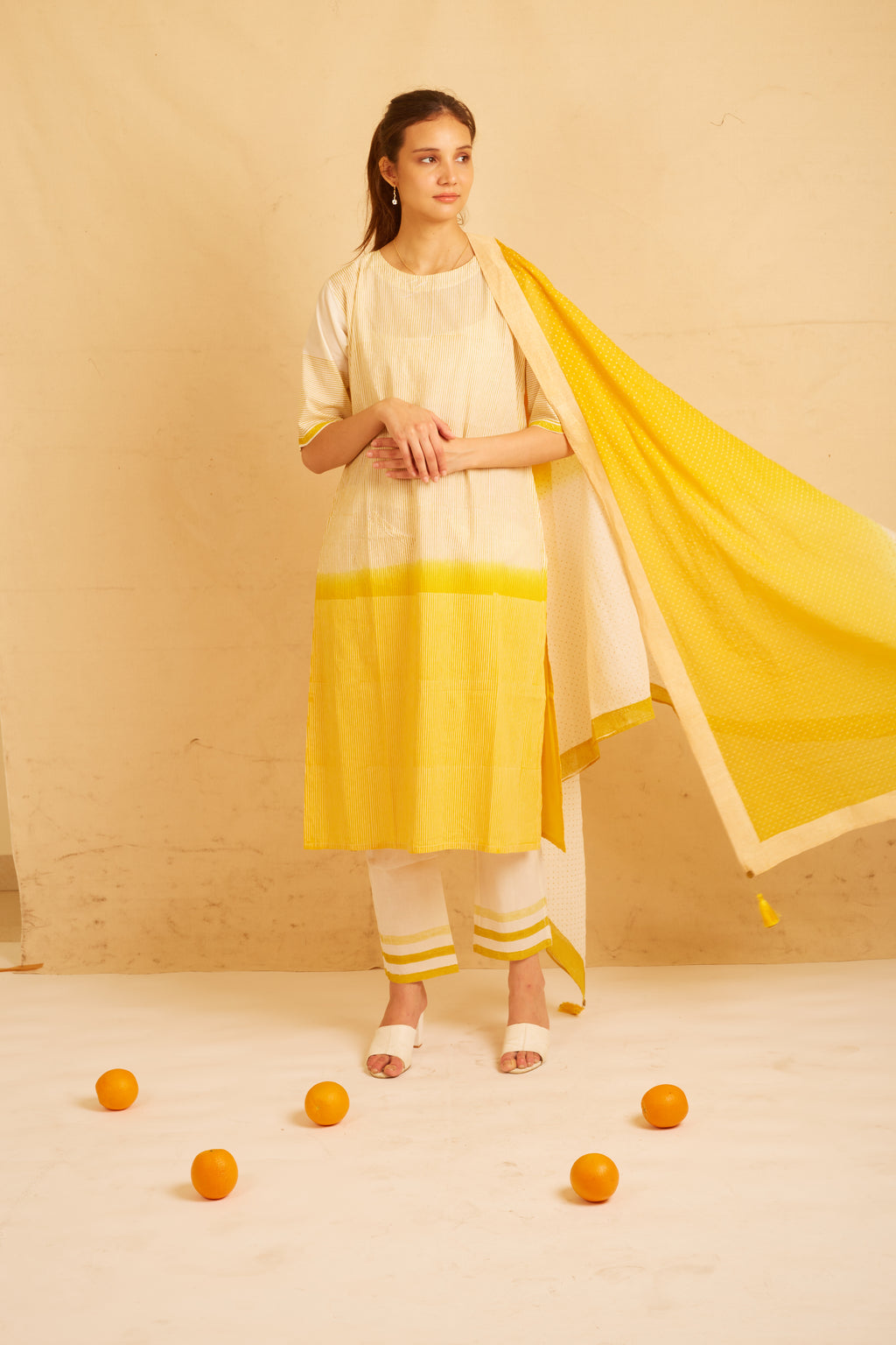 BANANA Yellow And White Dupatta